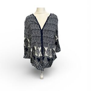 Fun 2 Fun Navy and Cream top size XL